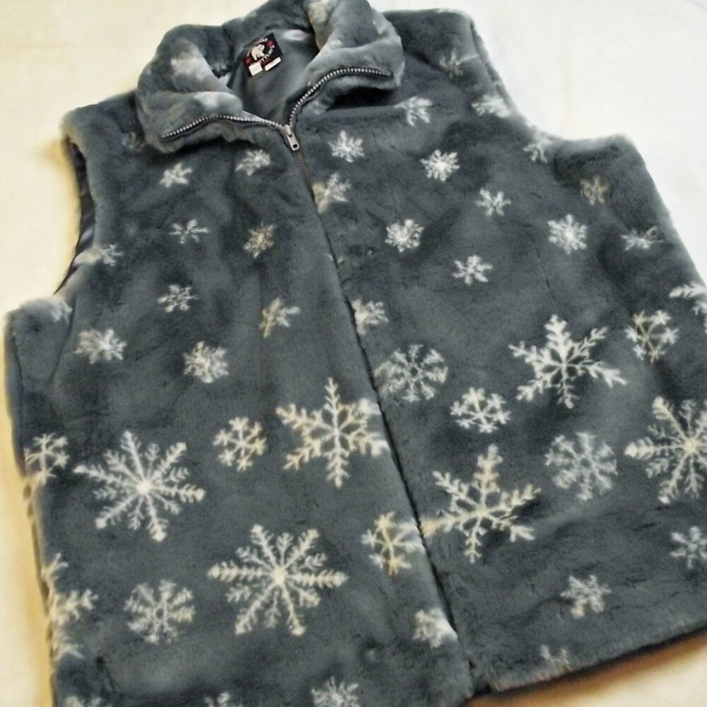 Northern Lifestyles Womens PLUSH Outdoor Vest Blue/Gray Snowflakes Lg